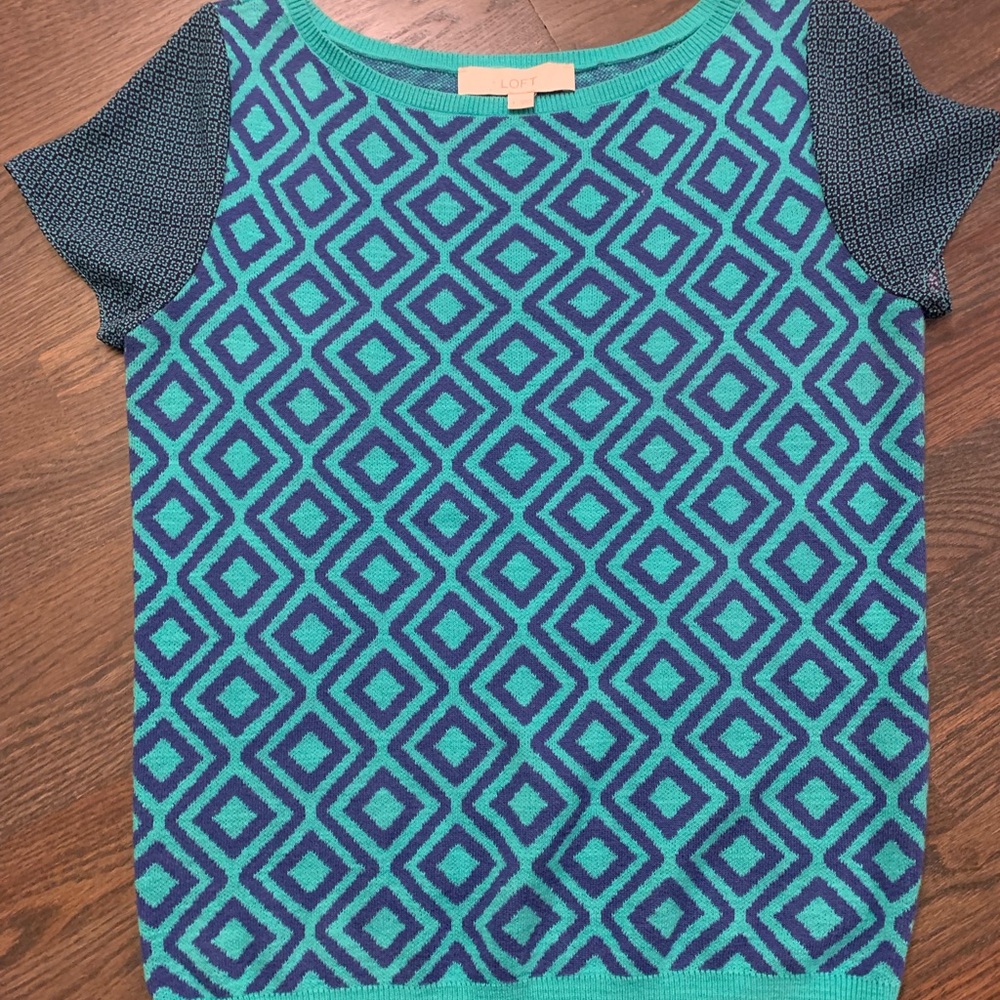 Loft Patterned Blue and Teal Cap Sleeve Sweater